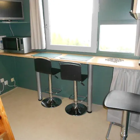 Studio Le Corbier, 1 Piece, 3 Personnes - Fr-1-267-222 아파트 *